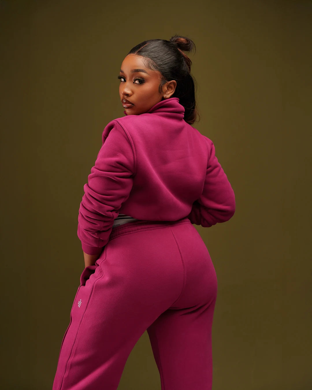 LÛME Quarter Zip Top (Cropped) – Fuchsia