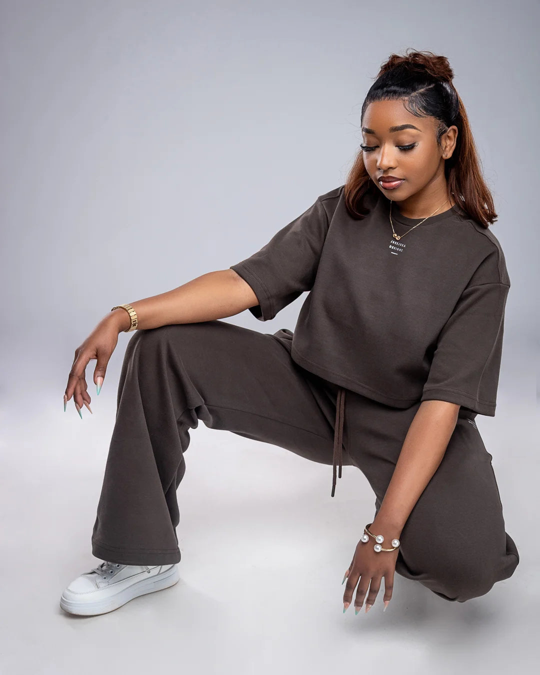 Serene Cropped Tee – Espresso