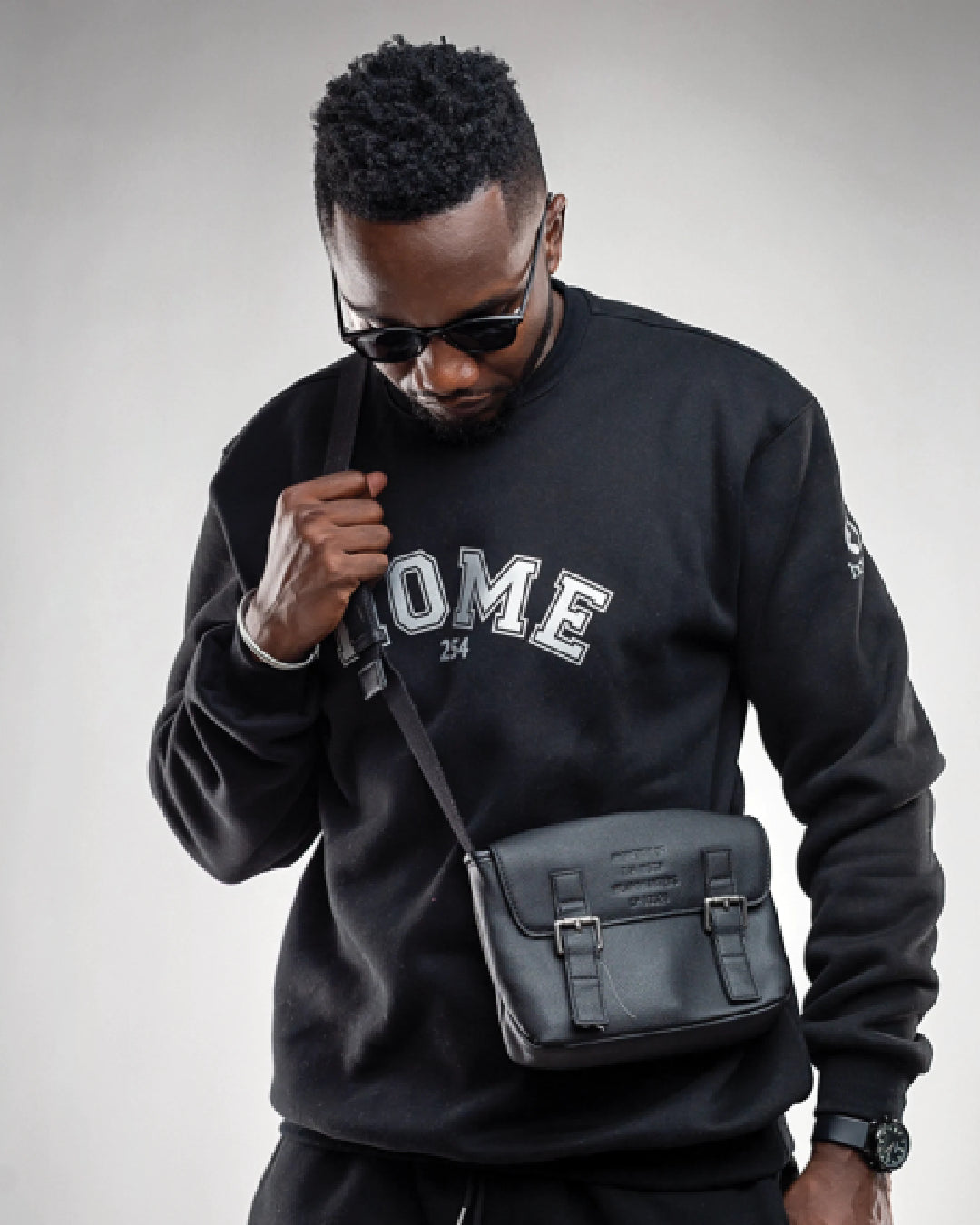 Sweatshirt - Black (Mid-Heavy Fabric)